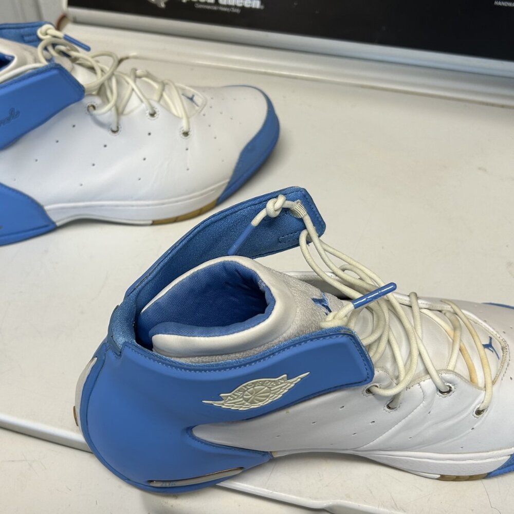 Air Jordan Carmelo - Picture 4 of 6